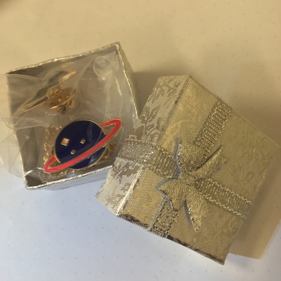 Space & lightning enamel & metal pins w/chain NIB - Picture 8 of 8